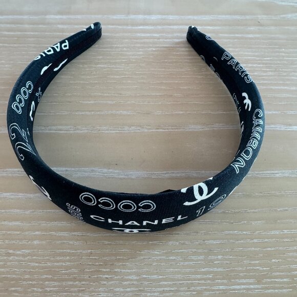 99% new Chanel headband - Picture 1 of 6